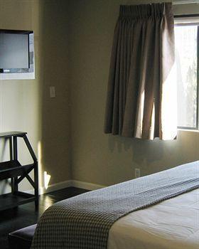 Shelter Hotel